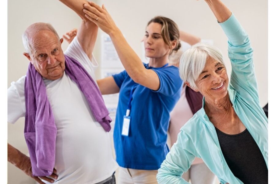 Seniors in a fitness class promoting brain health in active living communties