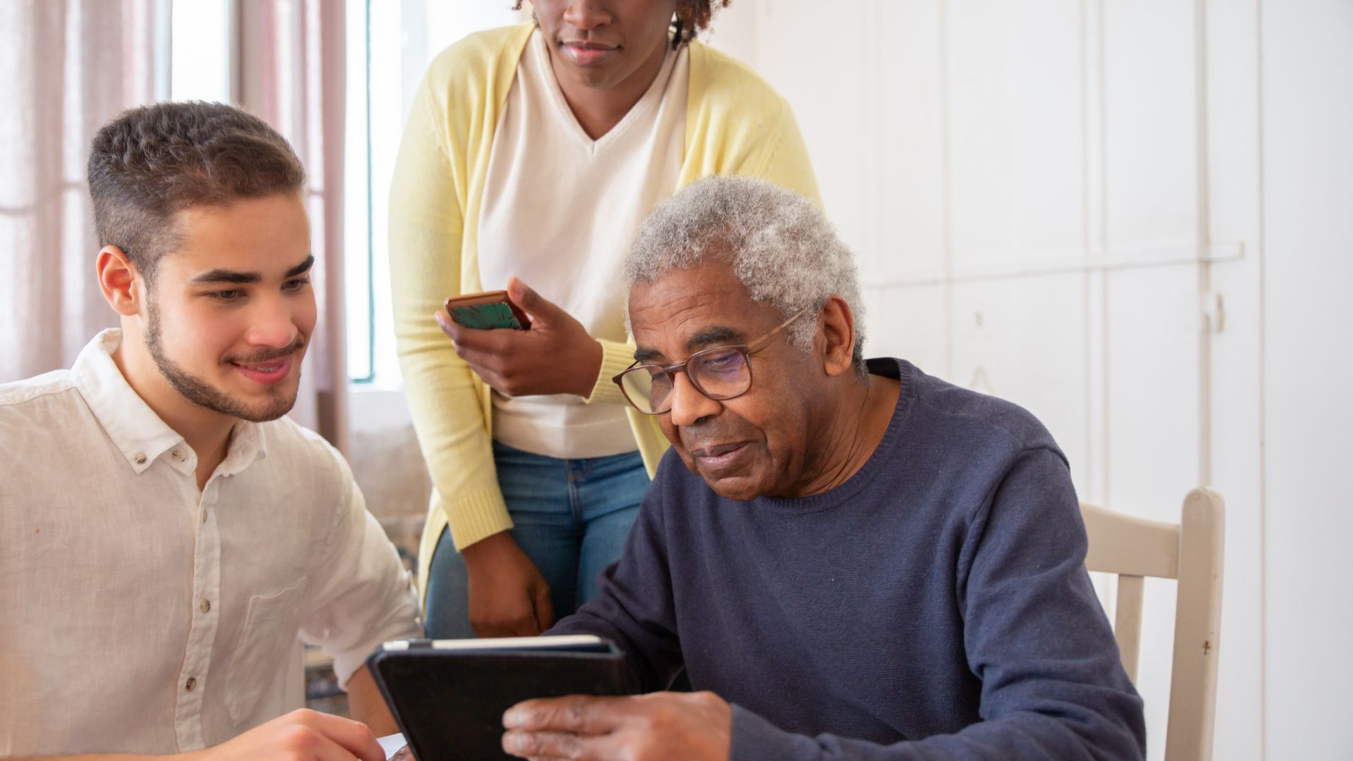 Navigating Social Circles When You’re New to the Community
